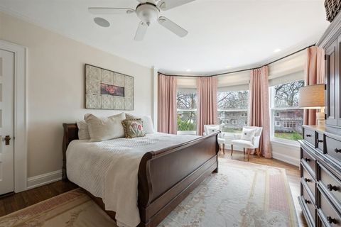 Tiny photo for 307 Abbotsford Road, Kenilworth, IL 60043 (MLS # 12598227)