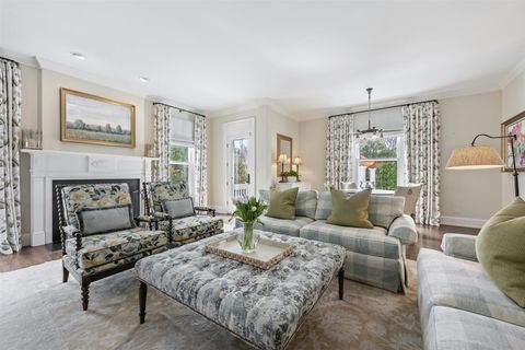 Tiny photo for 307 Abbotsford Road, Kenilworth, IL 60043 (MLS # 12598227)