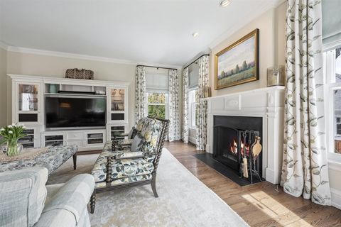 Tiny photo for 307 Abbotsford Road, Kenilworth, IL 60043 (MLS # 12598227)