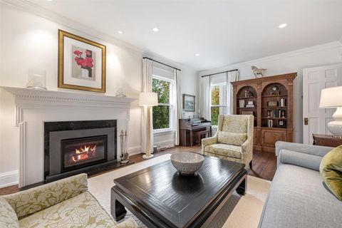 Tiny photo for 307 Abbotsford Road, Kenilworth, IL 60043 (MLS # 12598227)