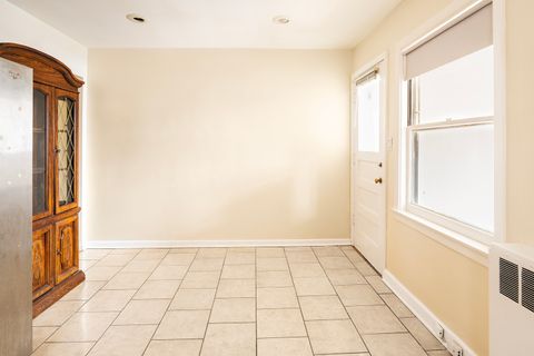 Tiny photo for 2545 W Summerdale Avenue #2W, Chicago, IL 60625 (MLS # 12562337)