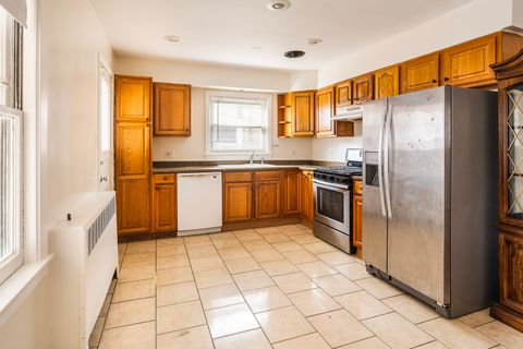 Tiny photo for 2545 W Summerdale Avenue #2W, Chicago, IL 60625 (MLS # 12562337)
