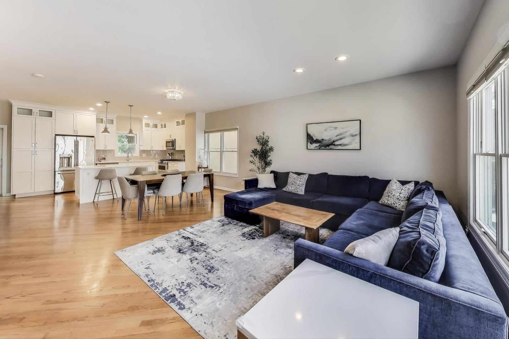 1800 W Diversey Parkway D