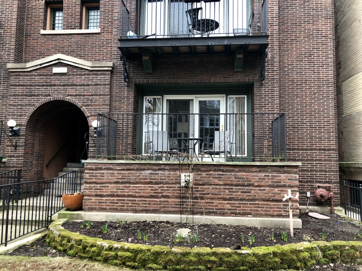 1101 W PRATT Boulevard 1W