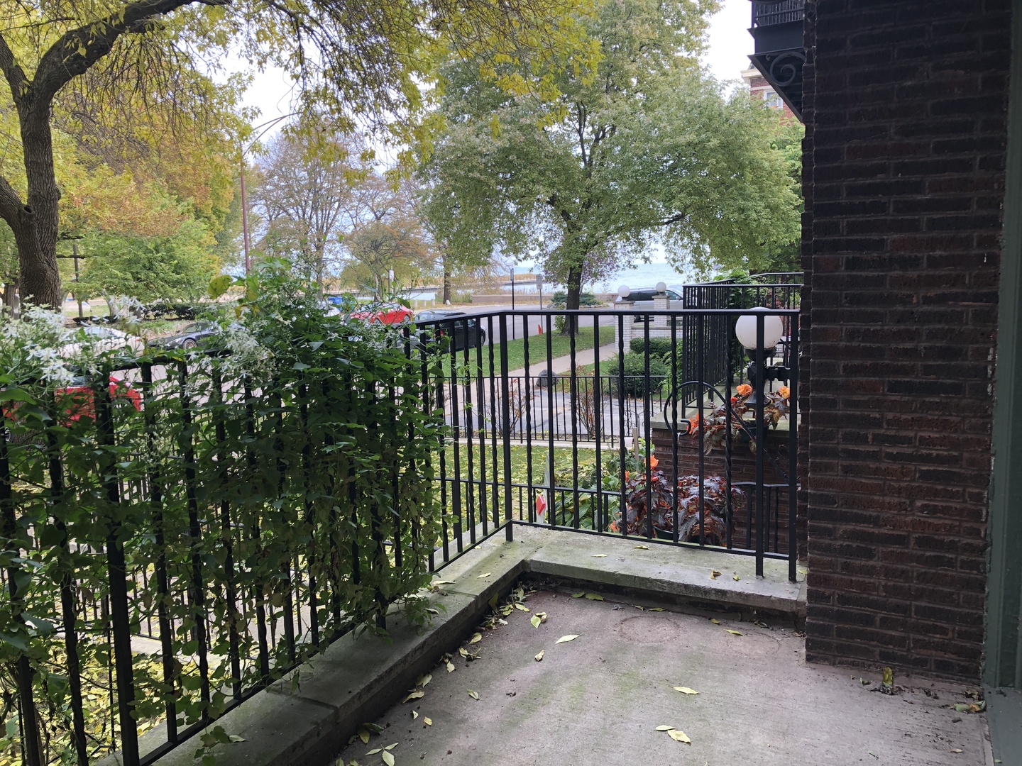 1101 W PRATT Boulevard 1W