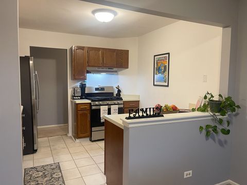 Tiny photo for 1510 Seville Court #A1, Wheeling, IL 60090 (MLS # 12364242)