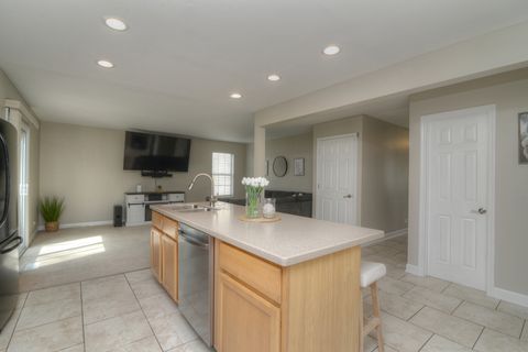 Tiny photo for 1292 LILAC Lane, Carol Stream, IL 60188 (MLS # 12609185)