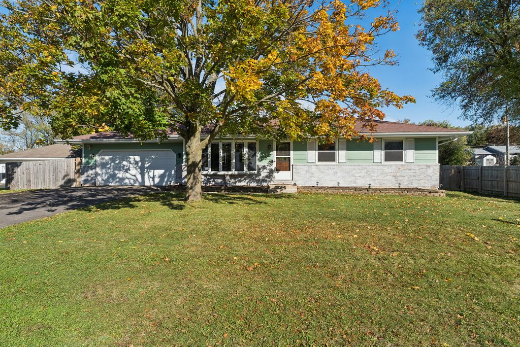 Photo for 13058 W 29th Street, Wadsworth, IL 60099 (MLS # 12501671)