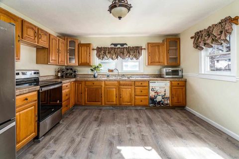 Tiny photo for 407 Church Street, Christopher, IL 62822 (MLS # 100000602)