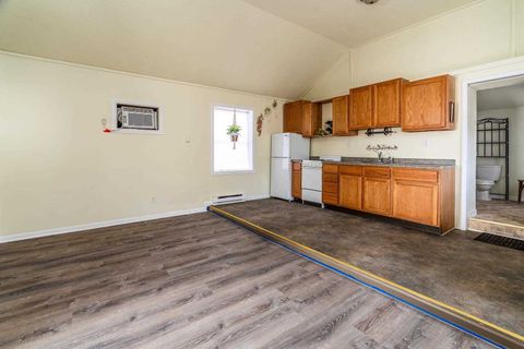 Tiny photo for 407 Church Street, Christopher, IL 62822 (MLS # 100000602)