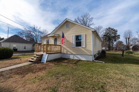 Tiny photo for 407 Church Street, Christopher, IL 62822 (MLS # 100000602)