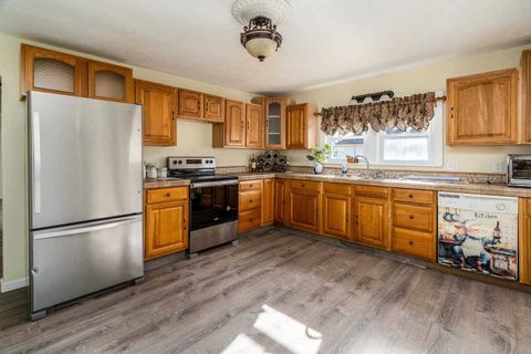 Tiny photo for 407 Church Street, Christopher, IL 62822 (MLS # 100000602)