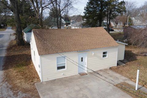 Tiny photo for 407 Church Street, Christopher, IL 62822 (MLS # 100000602)