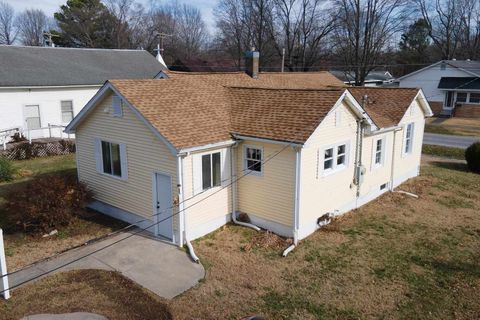 Tiny photo for 407 Church Street, Christopher, IL 62822 (MLS # 100000602)