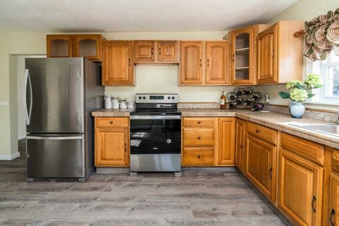 Tiny photo for 407 Church Street, Christopher, IL 62822 (MLS # 100000602)