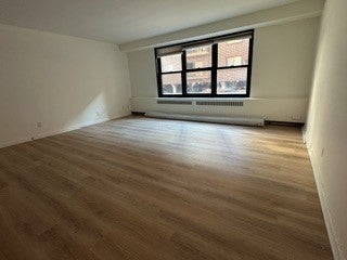 6118 N Sheridan Road 104
