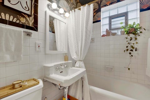Tiny photo for 6239 N Campbell Avenue, Chicago, IL 60659 (MLS # 12771944)