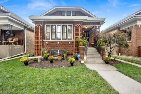 Photo of 6239 N Campbell Avenue, Chicago, IL 60659 (MLS # 12771944)