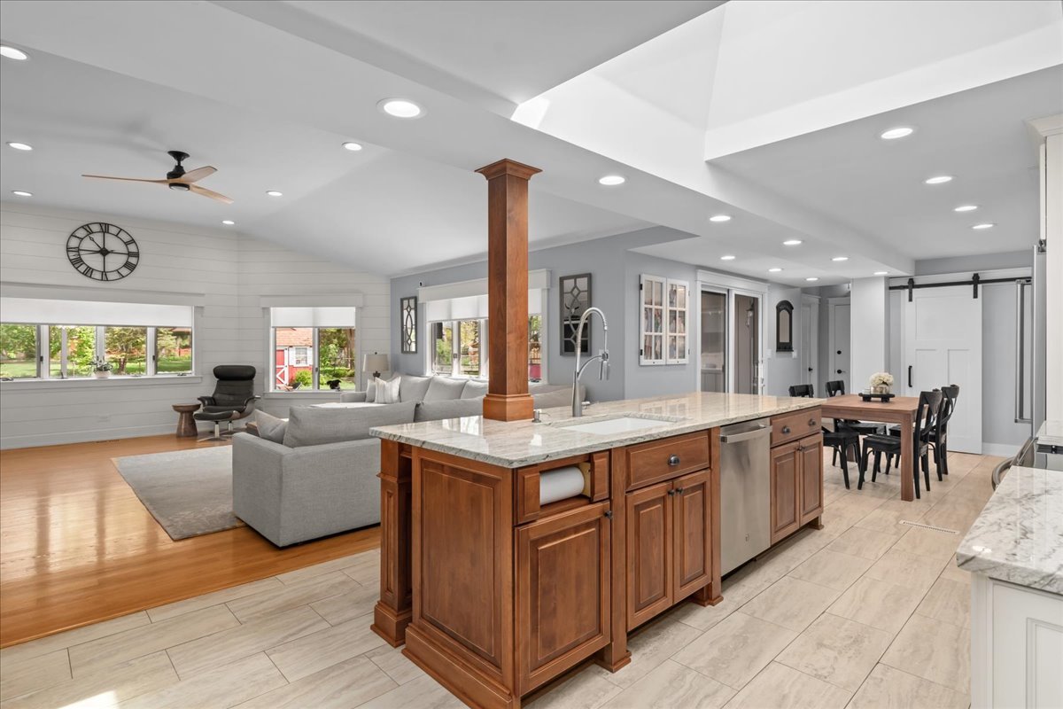 208 North Parkway