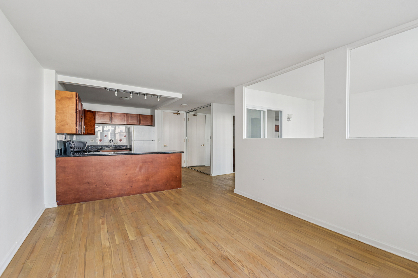 400 E RANDOLPH Street 1016