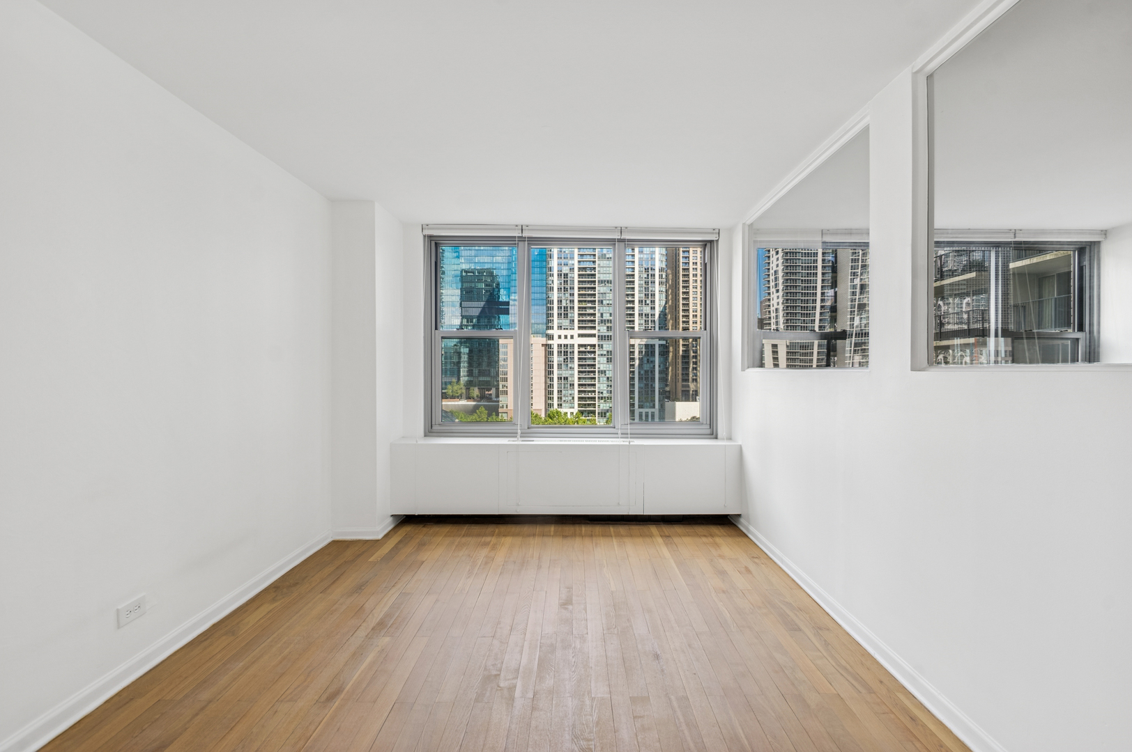 400 E RANDOLPH Street 1016