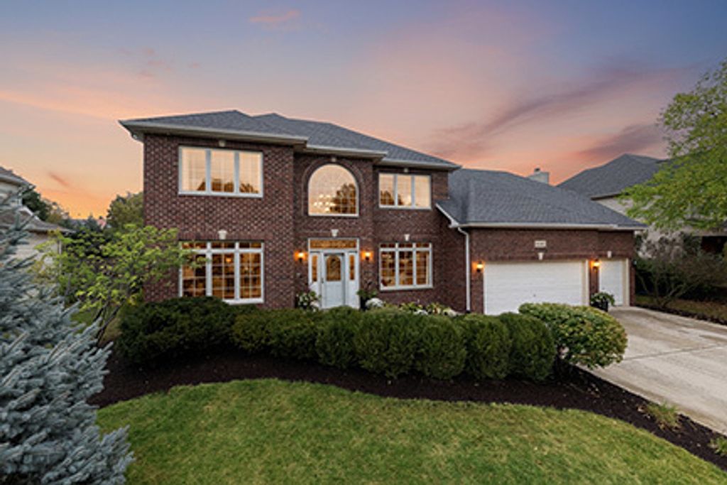 Photo for 2643 Lupine Circle, Naperville, IL 60564 (MLS # 12482398)