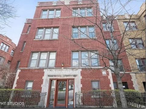 Photo of 1329 W Addison Street #3A, Chicago, IL 60613 (MLS # 12642968)