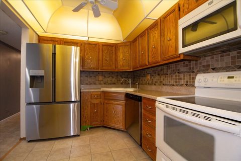Tiny photo for 1424 Woodbridge Road #2C, Joliet, IL 60436 (MLS # 12414225)