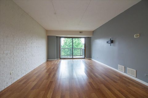 Tiny photo for 1424 Woodbridge Road #2C, Joliet, IL 60436 (MLS # 12414225)