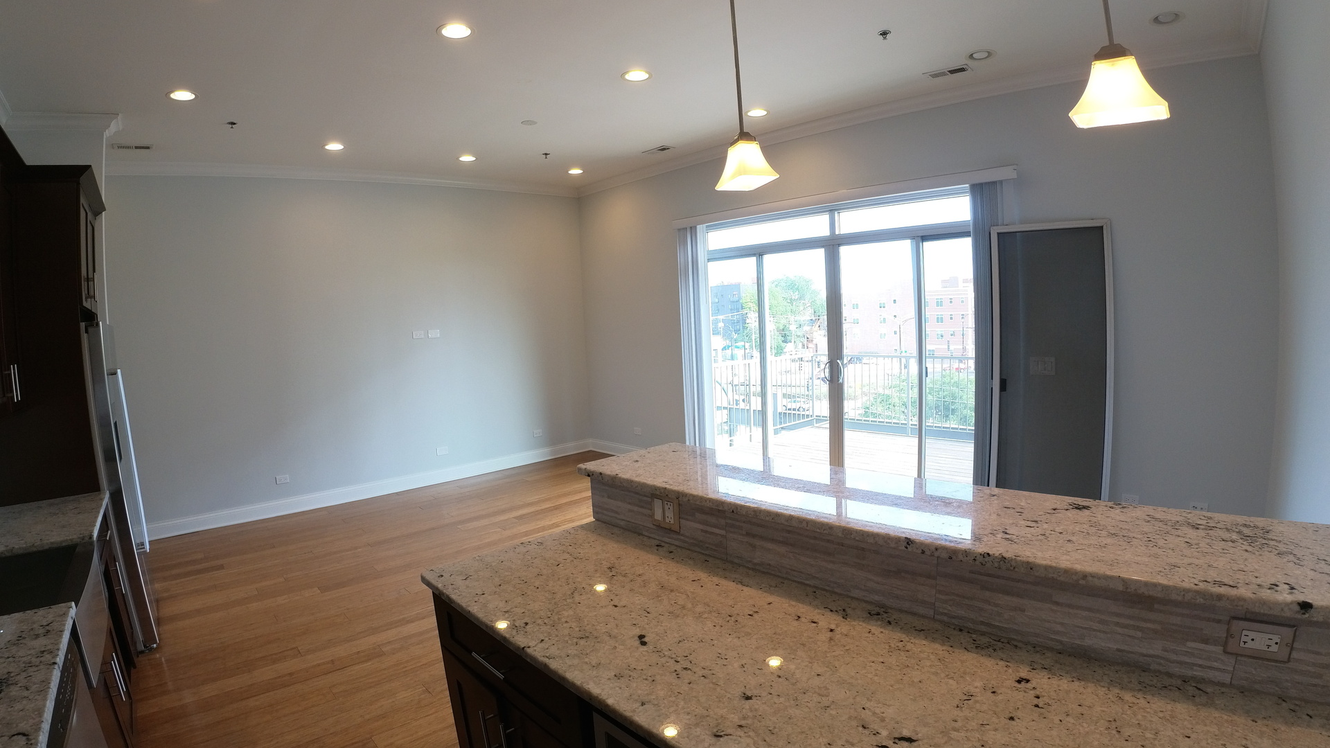 1609 W Warren Boulevard 402