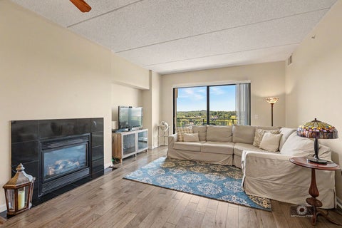 Tiny photo for 6420 Double Eagle Drive #905, Woodridge, IL 60517 (MLS # 12706638)