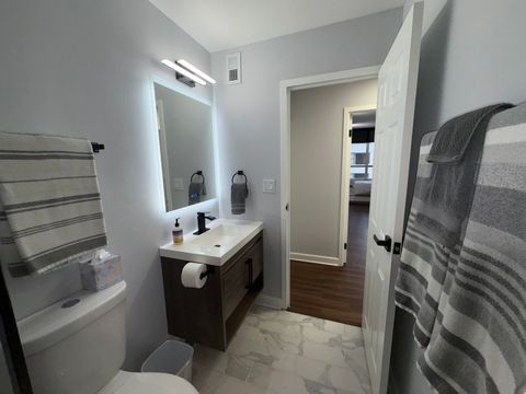 Tiny photo for 6171 N Sheridan Road #1102, Chicago, IL 60660 (MLS # 12531167)
