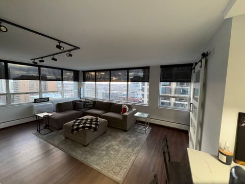 Tiny photo for 6171 N Sheridan Road #1102, Chicago, IL 60660 (MLS # 12531167)
