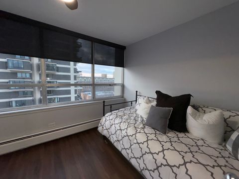 Tiny photo for 6171 N Sheridan Road #1102, Chicago, IL 60660 (MLS # 12531167)