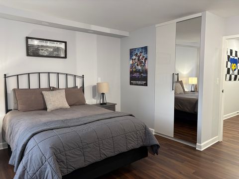 Tiny photo for 6171 N Sheridan Road #1102, Chicago, IL 60660 (MLS # 12531167)