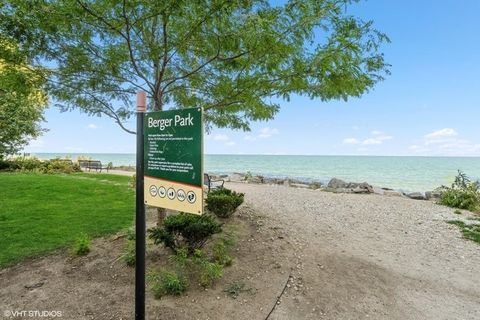 Tiny photo for 6171 N Sheridan Road #1102, Chicago, IL 60660 (MLS # 12531167)