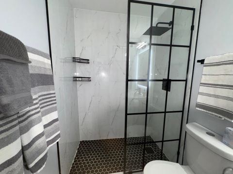 Tiny photo for 6171 N Sheridan Road #1102, Chicago, IL 60660 (MLS # 12531167)