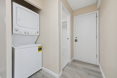 Tiny photo for 125 Gregory Street #4, Aurora, IL 60504 (MLS # 12611120)