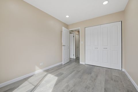 Tiny photo for 125 Gregory Street #4, Aurora, IL 60504 (MLS # 12611120)