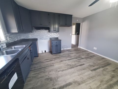 Tiny photo for 2239 13th Avenue S, Clinton, IA 52372 (MLS # 12593216)