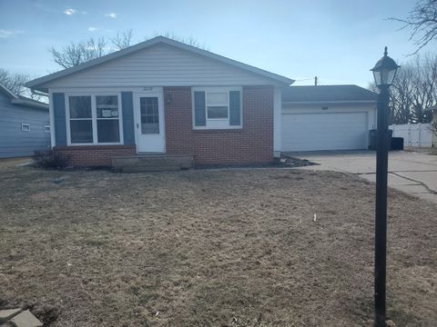 Photo of 2239 13th Avenue S, Clinton, IA 52372 (MLS # 12593216)