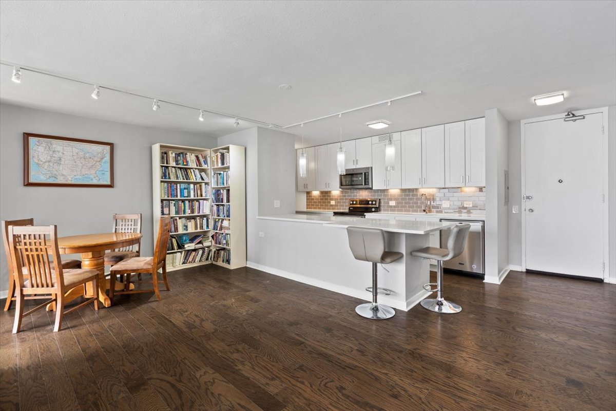 900 N LAKE SHORE Drive 1209