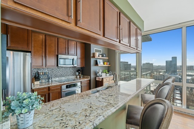 1629 S Prairie Avenue 2906