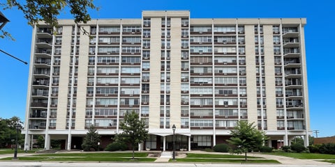 Photo of 33 N Main Street #2F, Lombard, IL 60148 (MLS # 12737210)