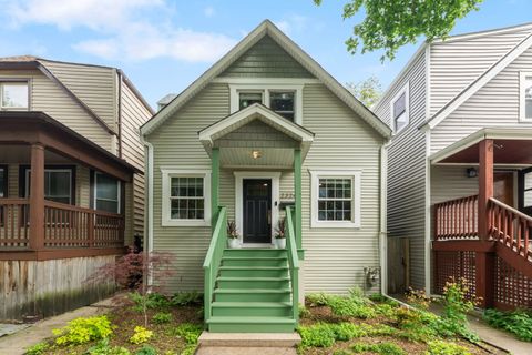 Photo of 2324 W Eastwood Avenue, Chicago, IL 60625 (MLS # 12650573)