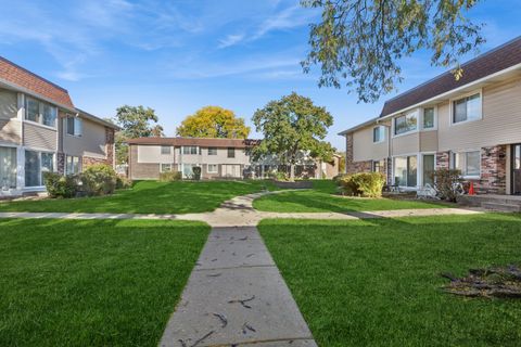 Tiny photo for 3108 Roberts Drive #5, Woodridge, IL 60517 (MLS # 12483632)