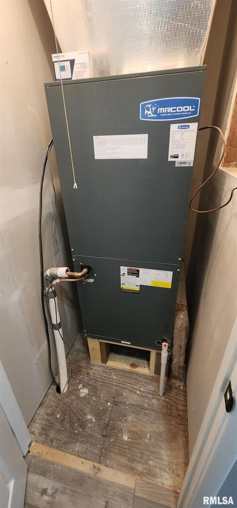 Tiny photo for 7306 Norris Drive, Marion, IL 62959 (MLS # EB460609)