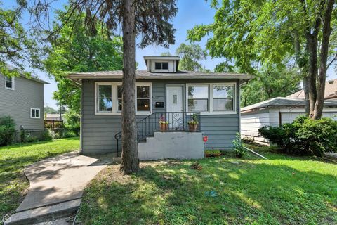 Photo of 1121 W 104TH Street, Chicago, IL 60643 (MLS # 12483980)