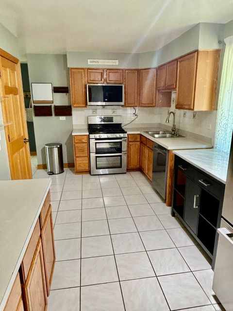 Tiny photo for 722 N Pinecrest Road, Bolingbrook, IL 60440 (MLS # 12472827)