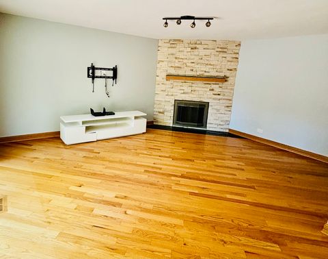 Tiny photo for 722 N Pinecrest Road, Bolingbrook, IL 60440 (MLS # 12472827)